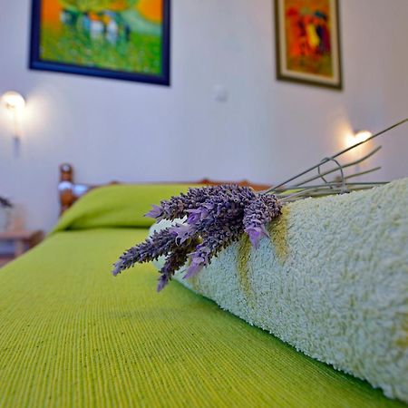 Apartments Gilve Хвар Екстериор снимка