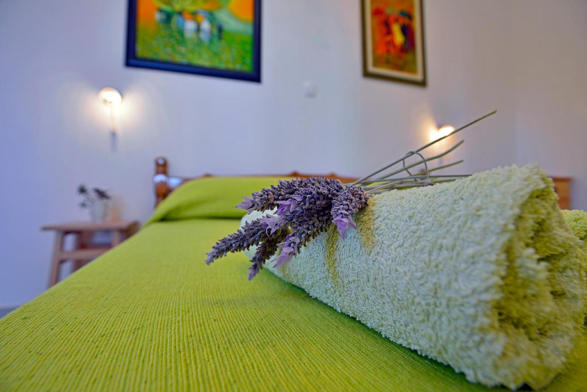 Apartments Gilve Хвар Екстериор снимка