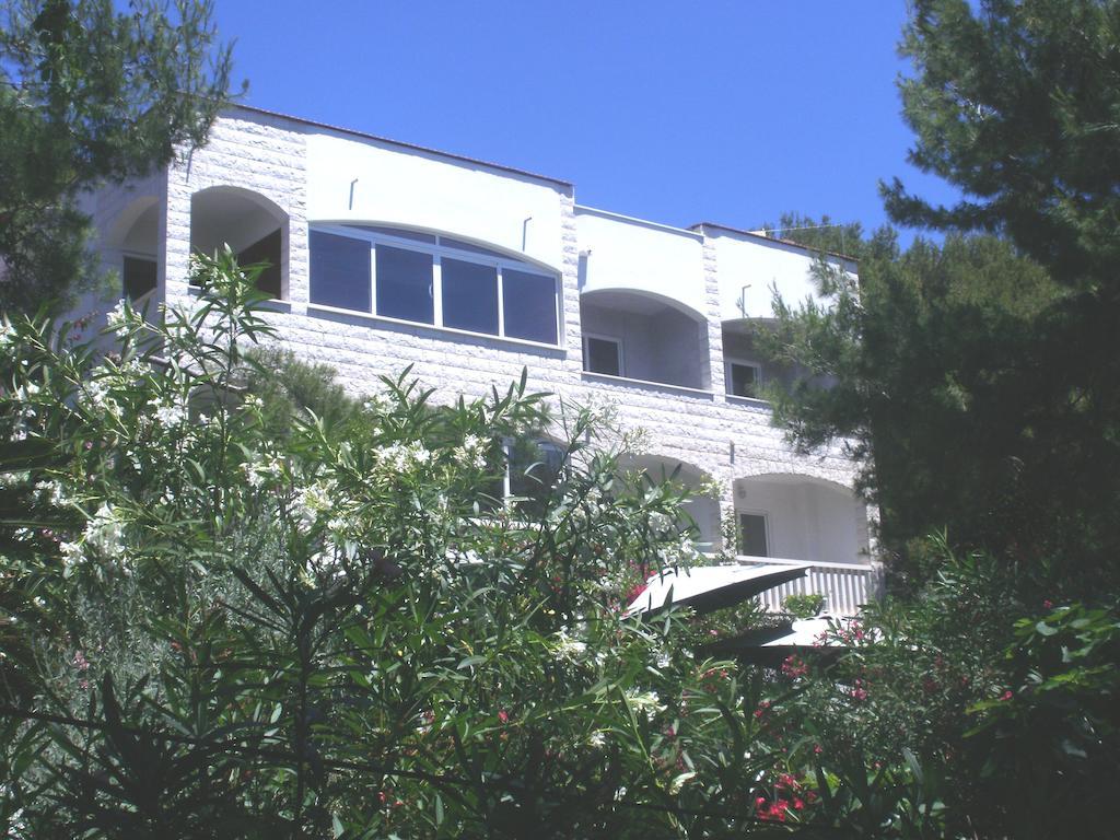 Apartments Gilve Хвар Стая снимка